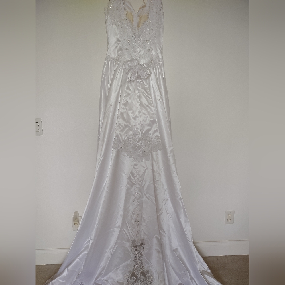 Rare Luxury Eden Bridals pearls lace Satin Train gown roses wide ties